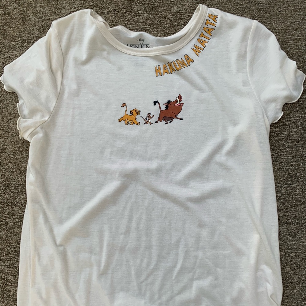 Disney- brand new lion king tee